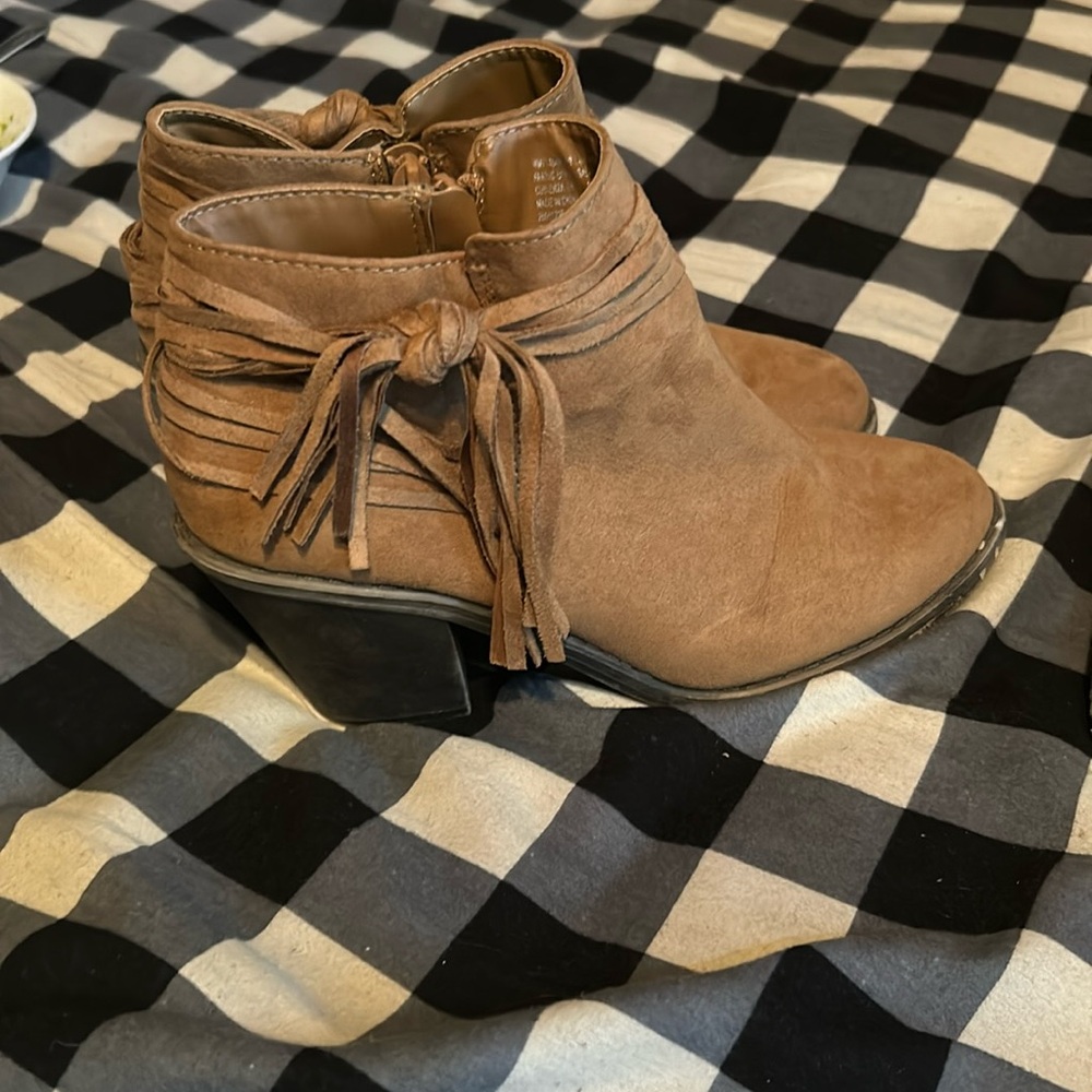 Heel boots
